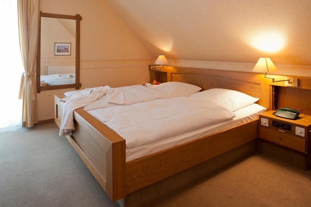 Landhotel Sauerlaender Hof Eslohe Habitación foto